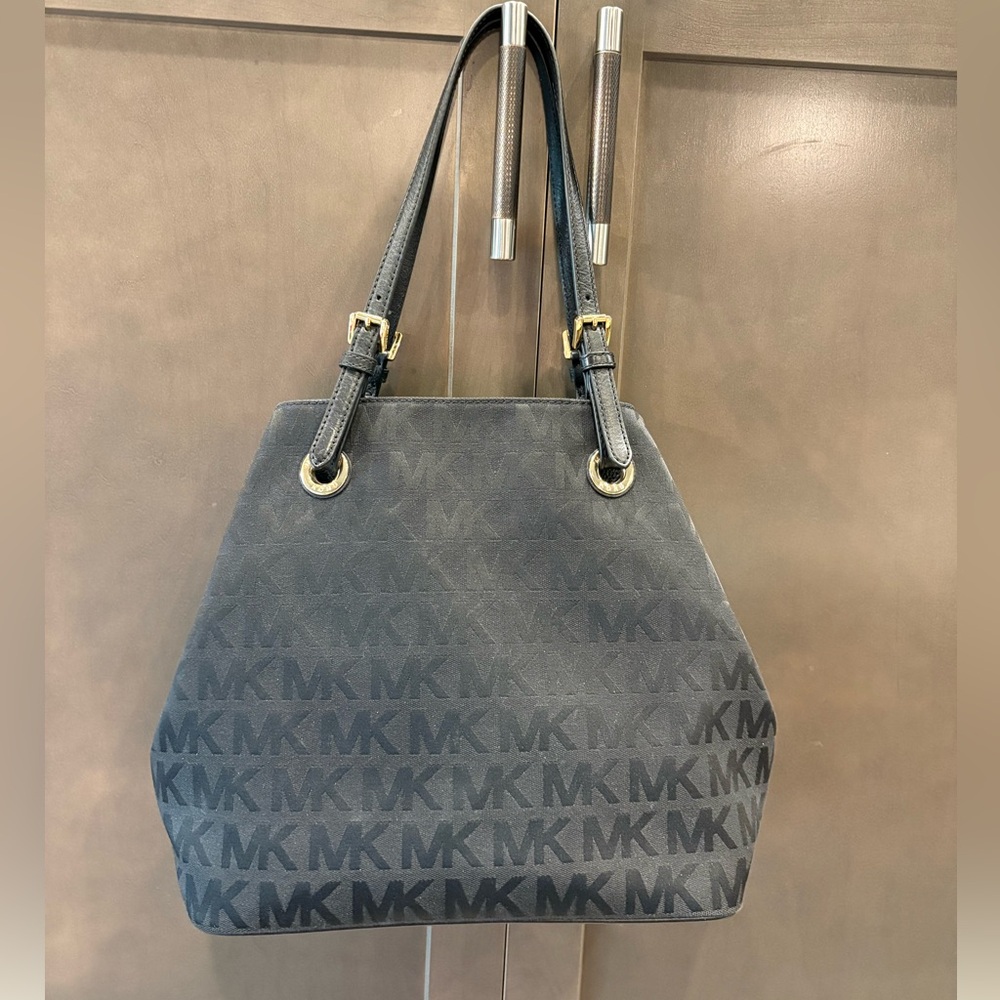 Michael Kors Jet Set Grab Bag Black on Black Logo
